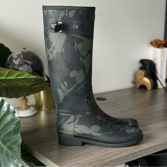 Hunter Boots - Picture 3 of 11